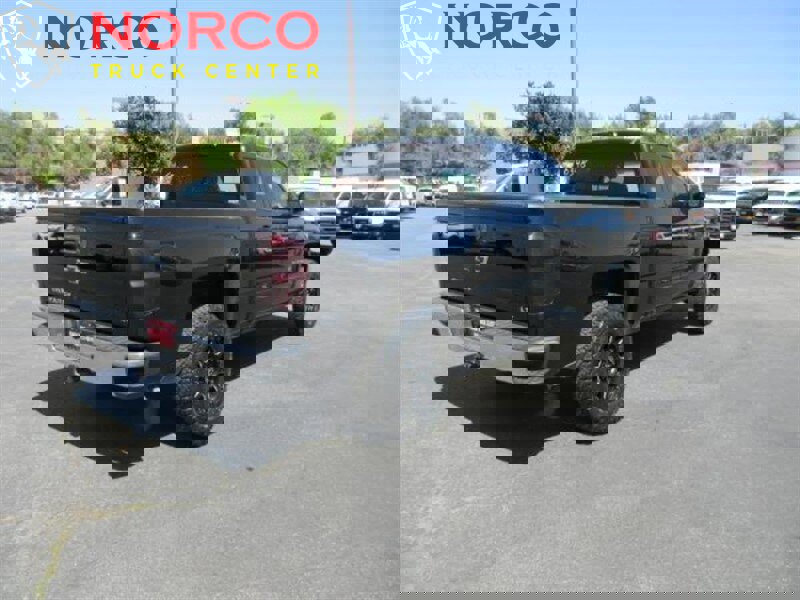 Used 2017 Chevrolet Silverado 1500 LT w/ All Star Edition image 8