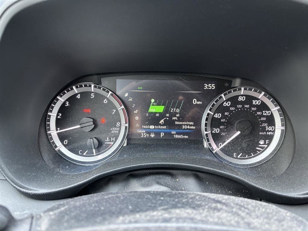 Used 2024 Toyota Highlander LE image 39