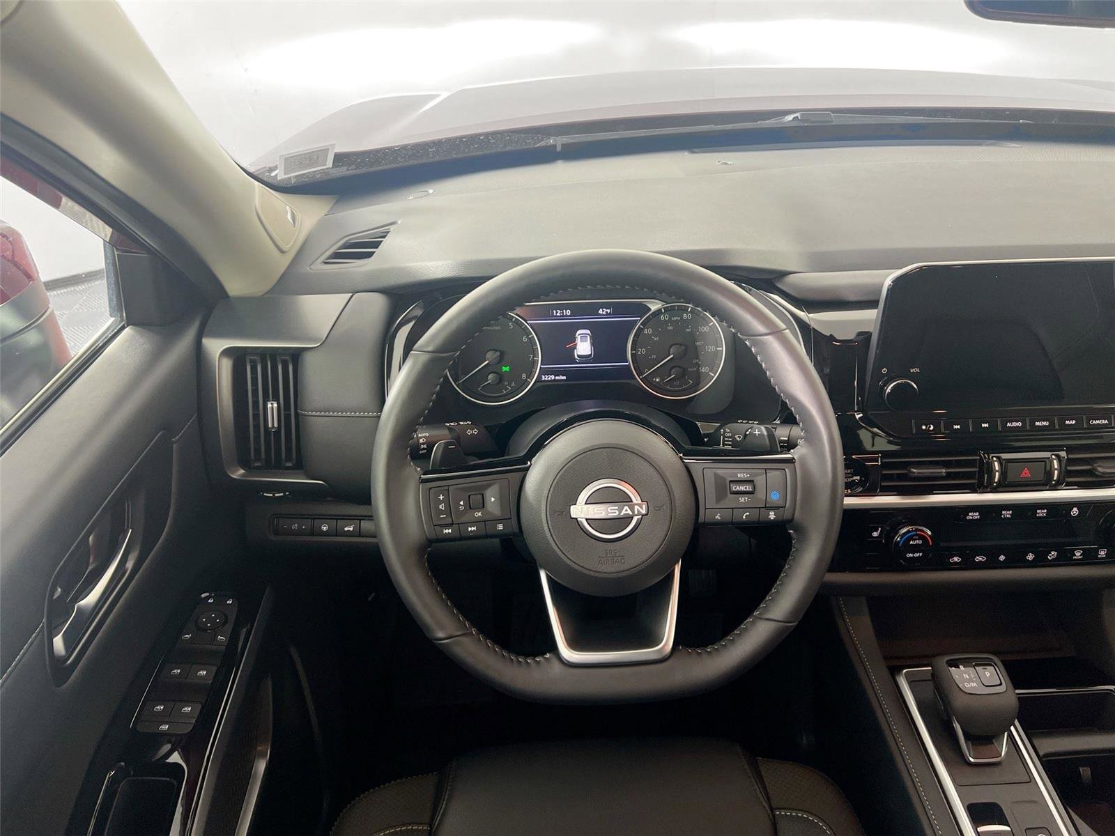 Used 2025 Nissan Pathfinder SL w/ SL Premium Package image 21