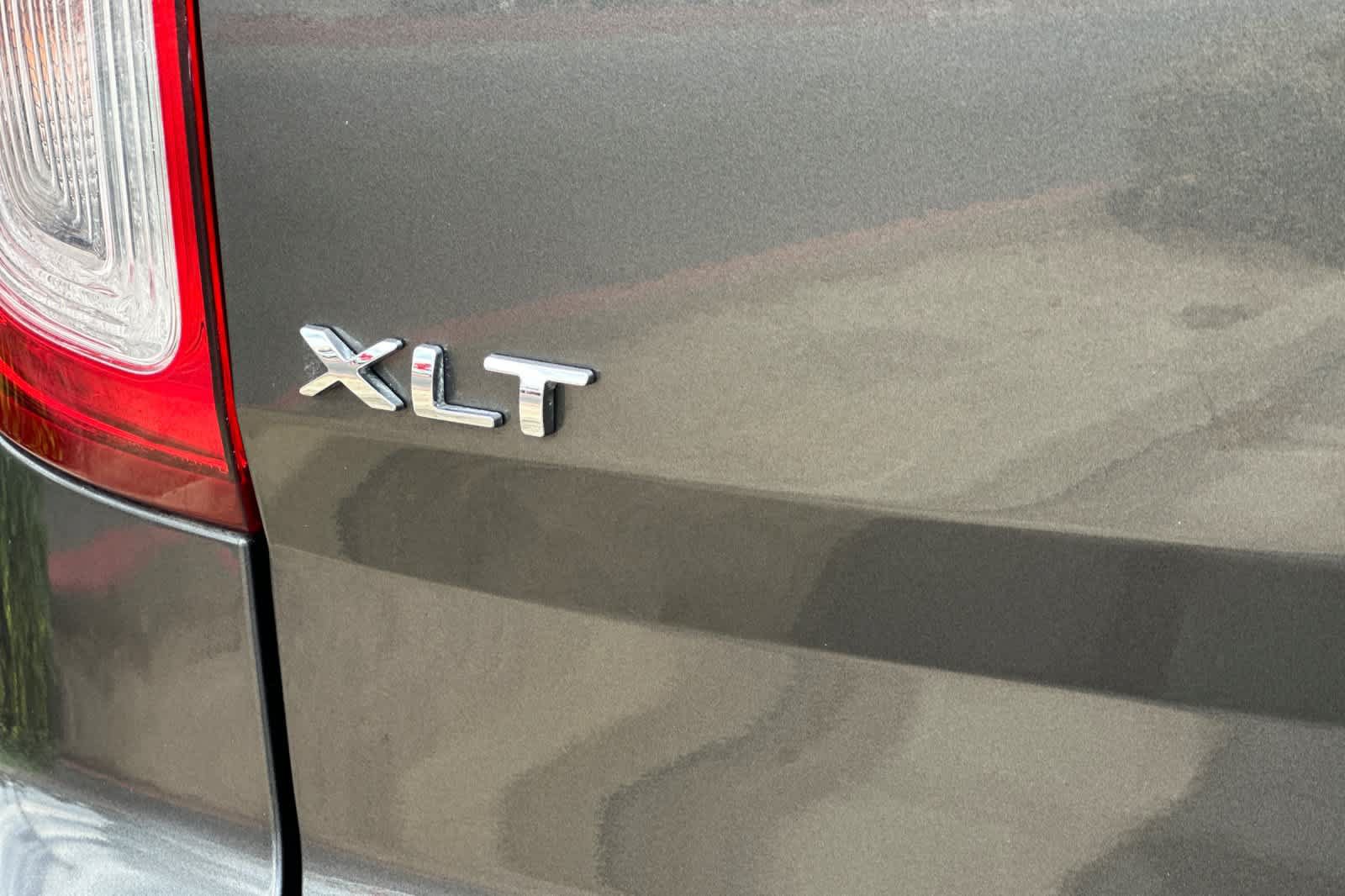 Used 2015 Ford Explorer XLT w/ Equipment Group 202B FWD image 27