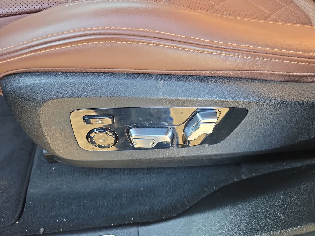 Used 2024 BMW X5 xDrive40i w/ Premium Package image 22