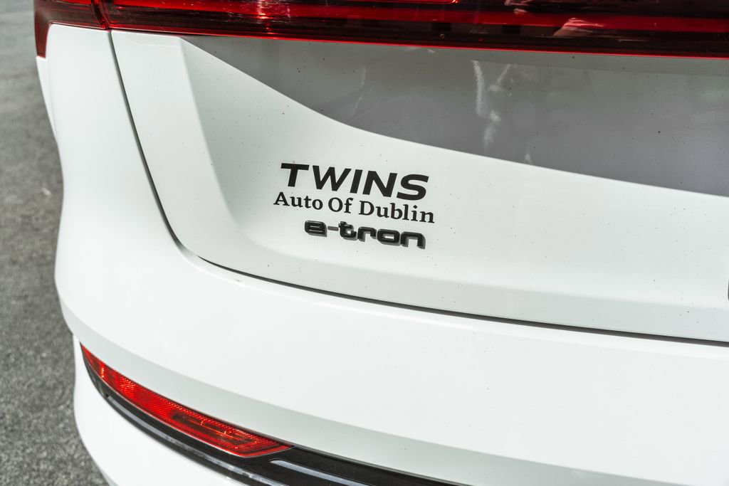 Used 2021 Audi e-tron Premium Plus w/ Premium Plus Package AWD/4WD image 42