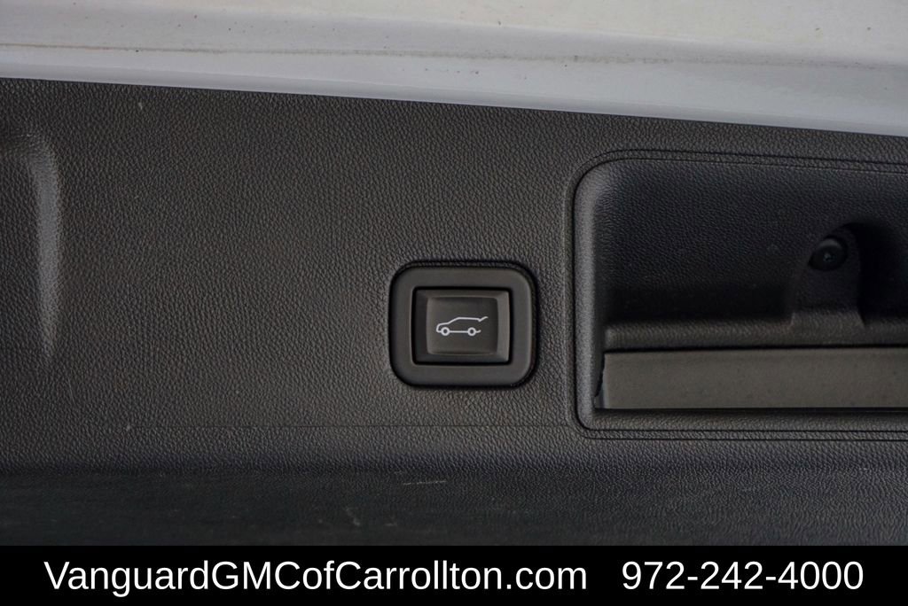 Used 2023 GMC Terrain SLE w/ Driver Convenience Package image 32