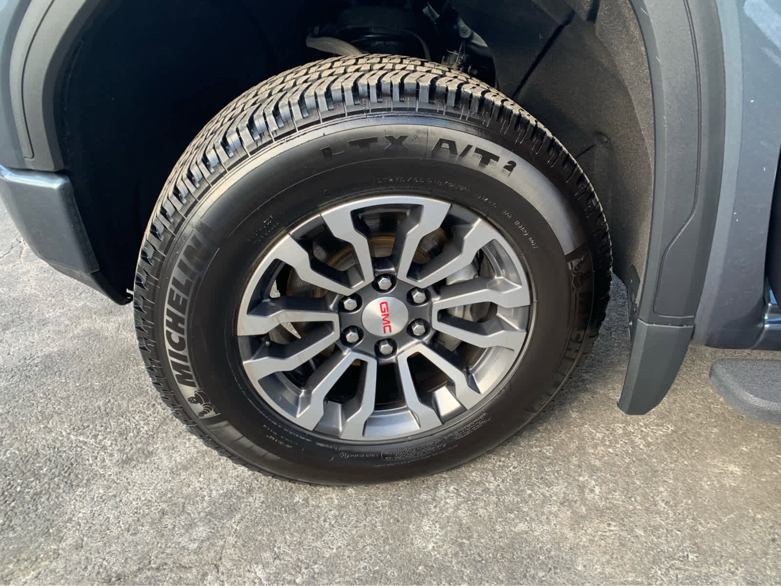 Used 2021 GMC Sierra 1500 AT4 w/ AT4 Premium Package image 7