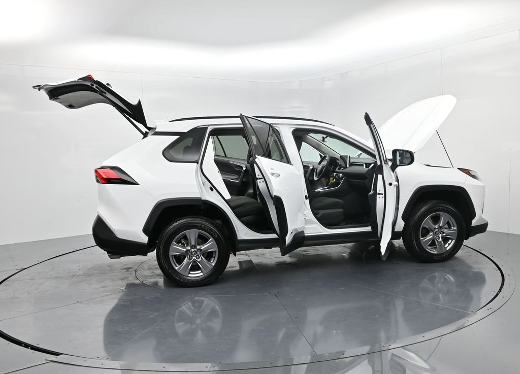 Used 2025 Toyota RAV4 LE image 67