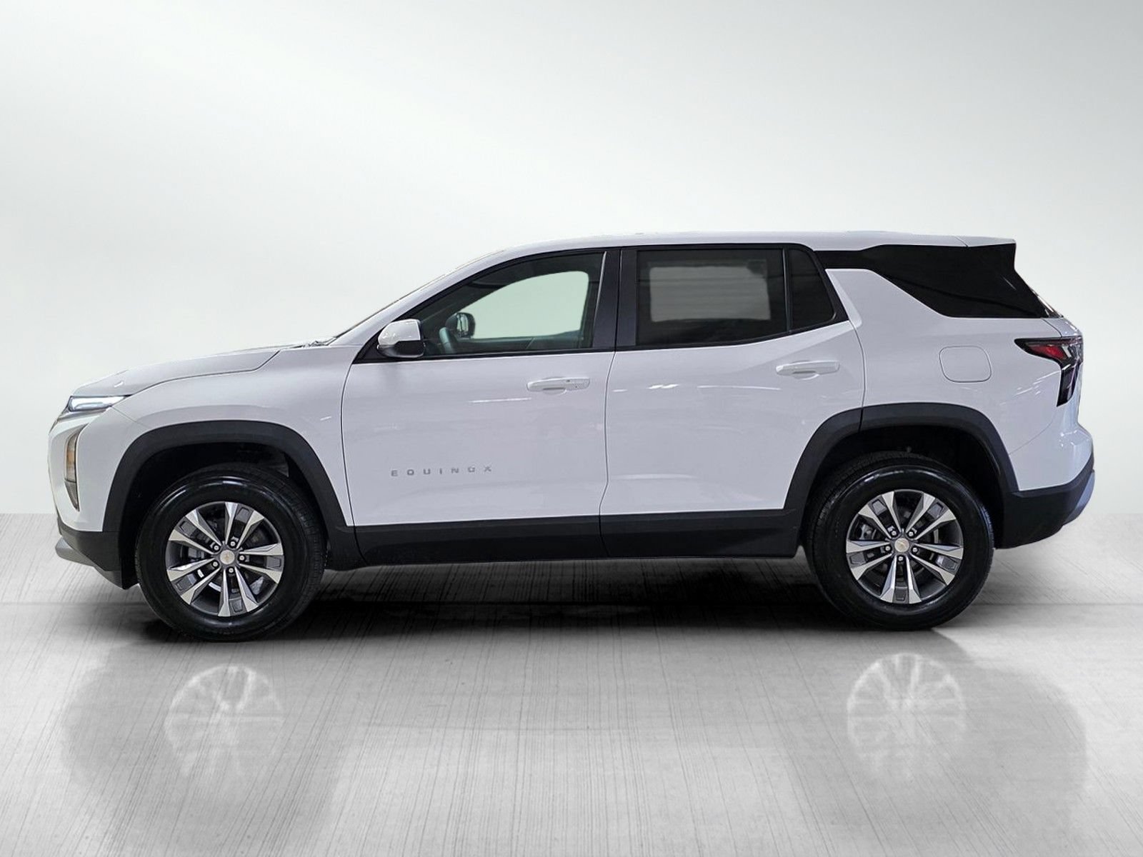 New 2027 Chevrolet Equinox LT FWD image 4