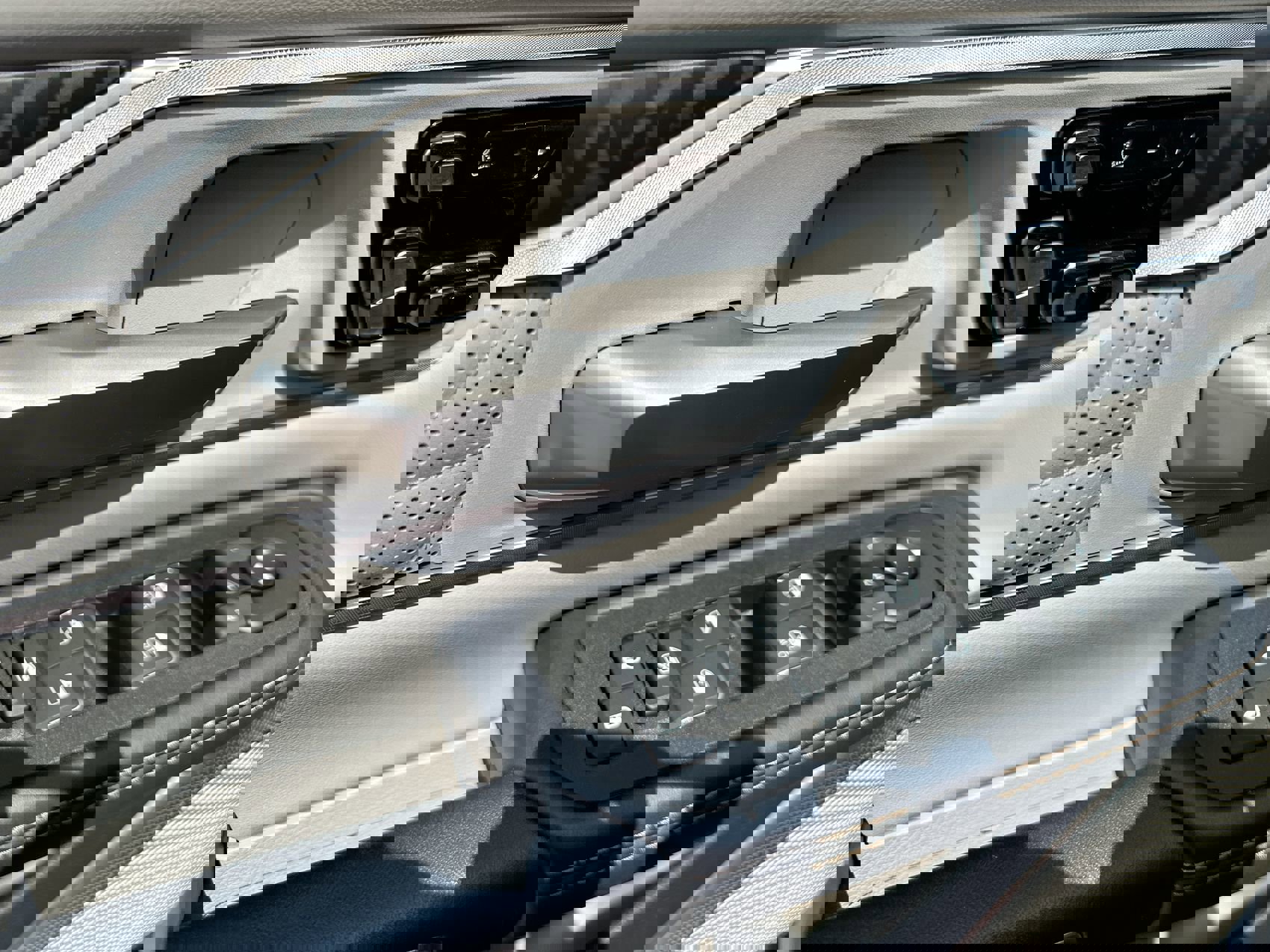 Used 2025 RAM 1500 Tungsten w/ Trailer Tow Group image 13