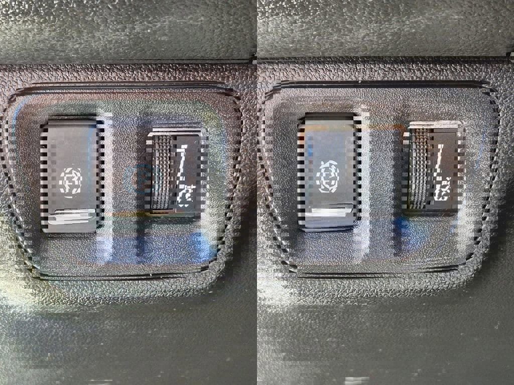 Certified 2023 GMC Acadia SLT image 9