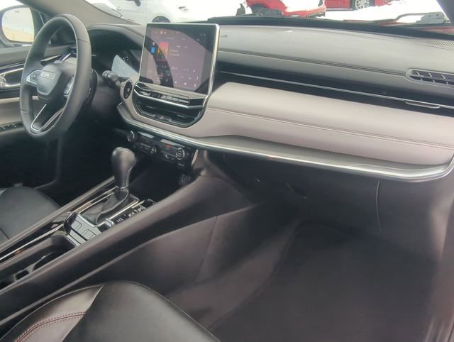 Used 2023 Jeep Compass Limited image 26