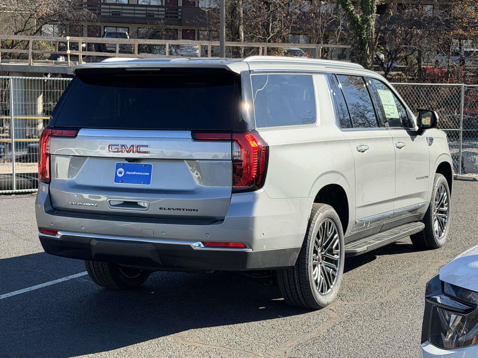 New 2026 GMC Yukon XL Elevation AWD/4WD image 2