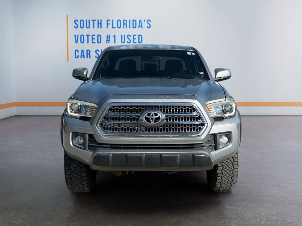 Used 2017 Toyota Tacoma TRD Off-Road w/ Premium & Technology Package image 9