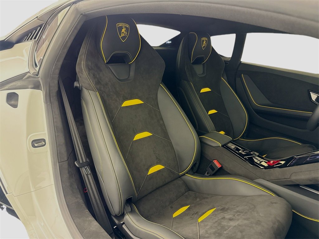 Used 2023 Lamborghini Huracan Tecnica image 32