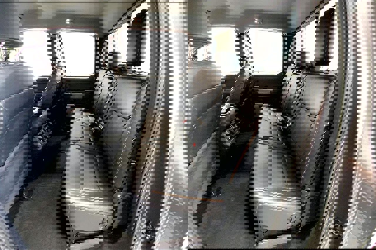 Used 2025 Ford F350 Lariat image 24