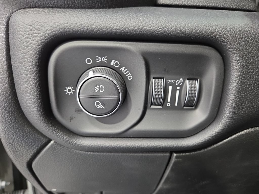 New 2026 RAM 2500 Laramie w/ Night Edition AWD/4WD image 31
