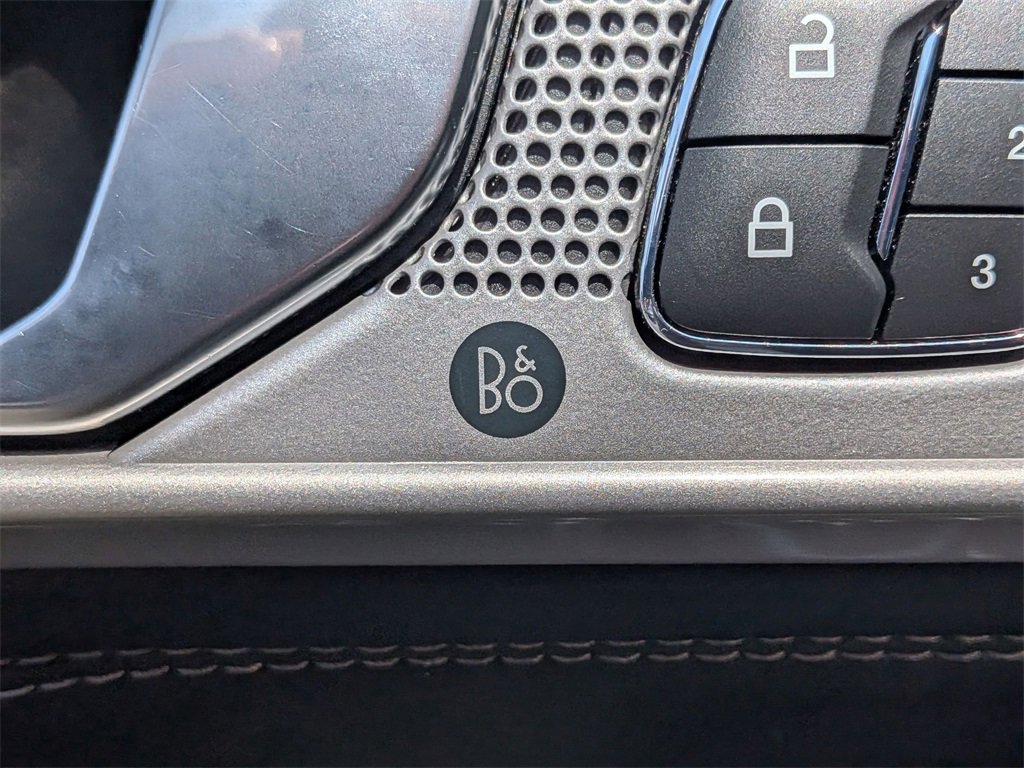 Used 2022 Ford Explorer Limited w/ Equipment Group 301A image 13