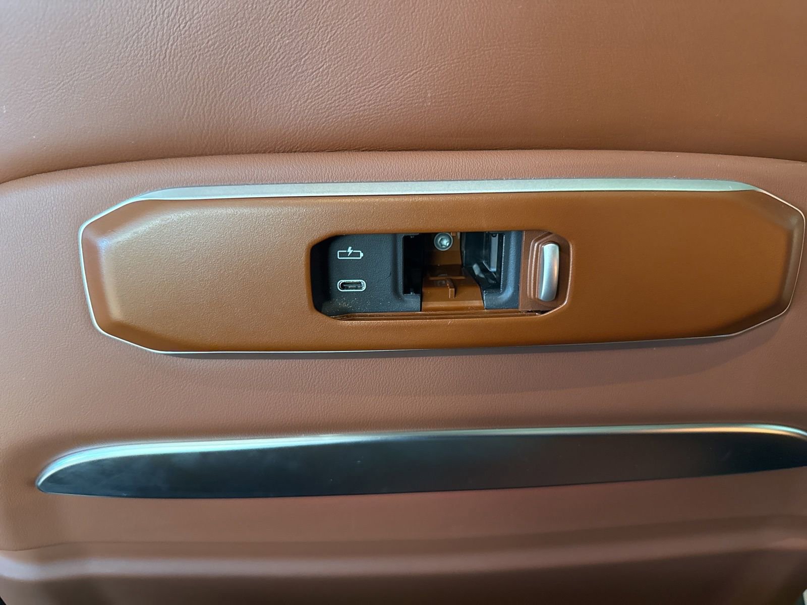 Certified 2025 BMW X7 M60i image 34