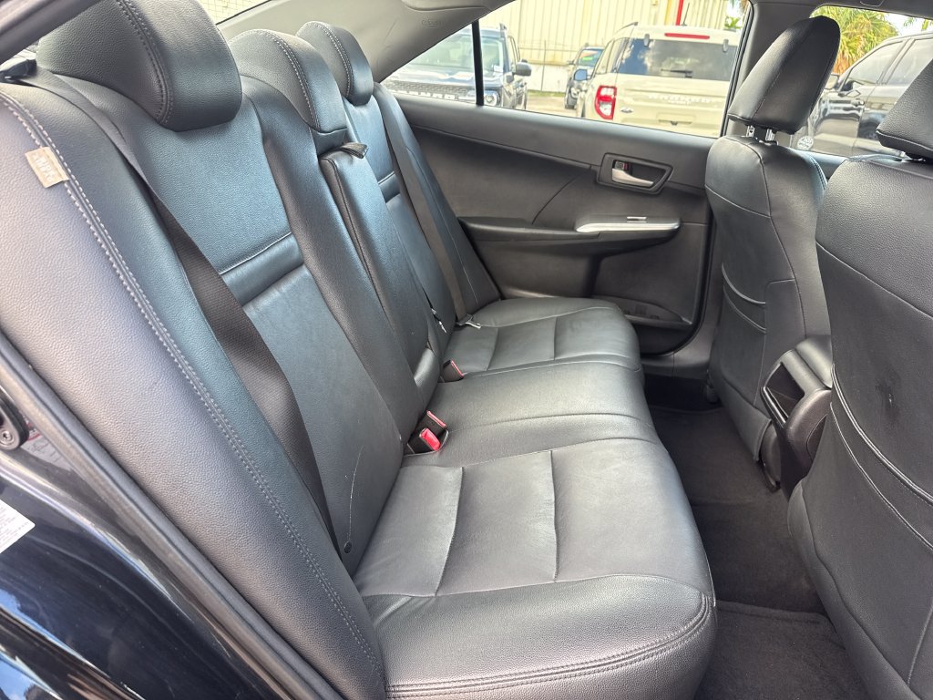 Used 2014 Toyota Camry SE FWD image 24
