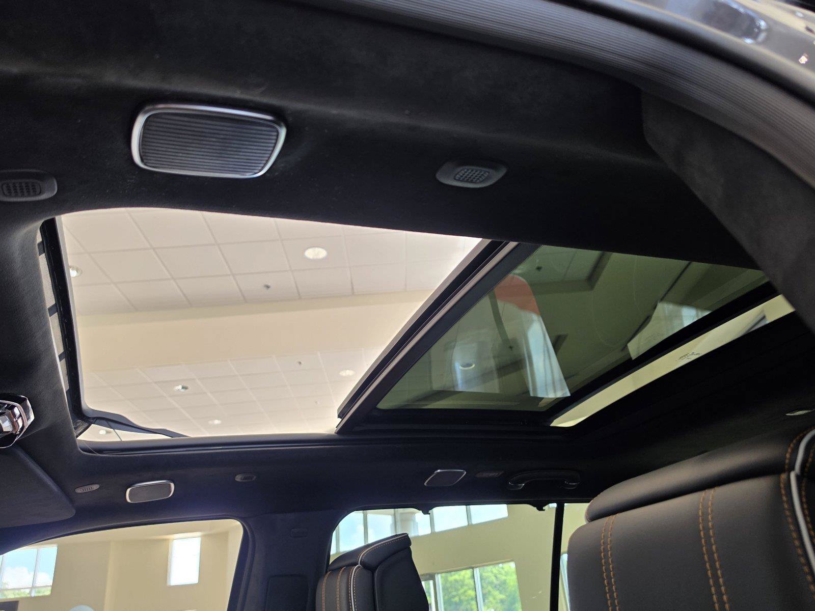 New 2026 Jeep Grand Wagoneer L Summit AWD/4WD image 12