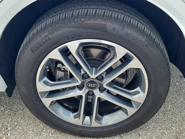 Certified 2025 Audi Q5 Premium w/ Convenience Package AWD/4WD image 10