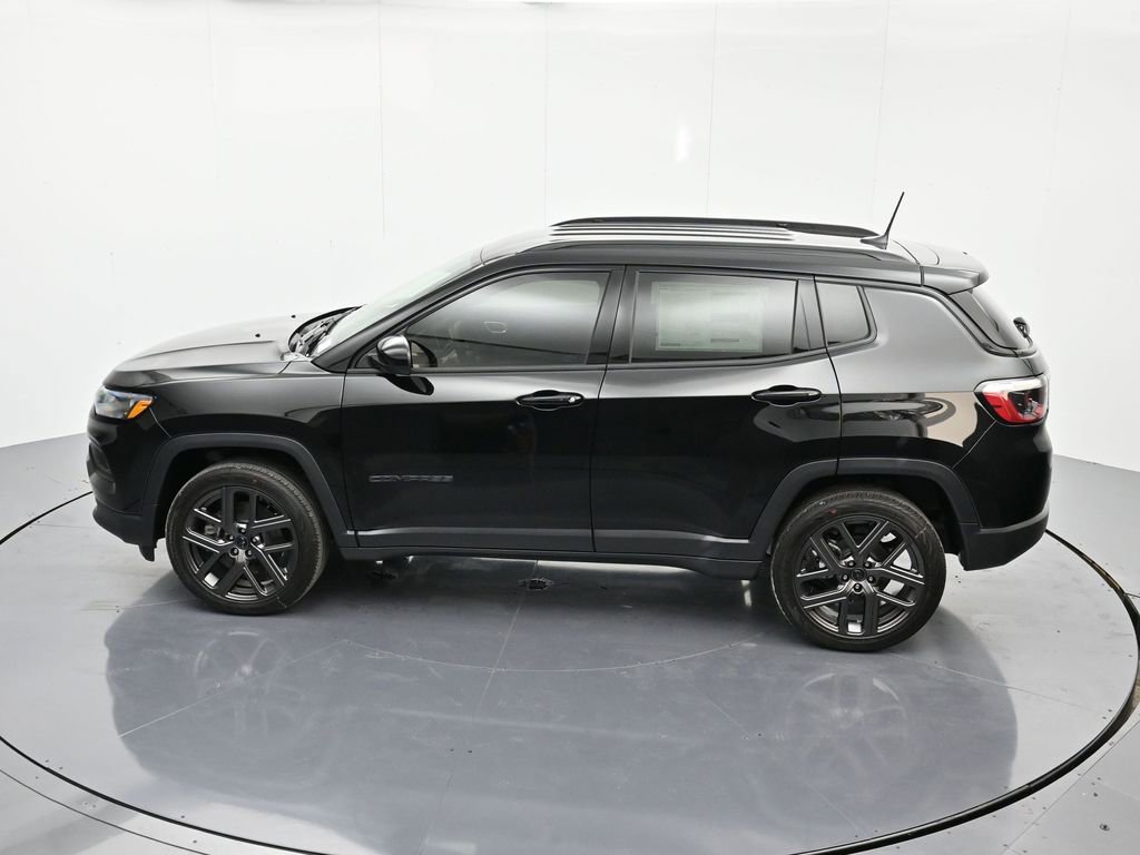 New 2026 Jeep Compass Latitude image 36