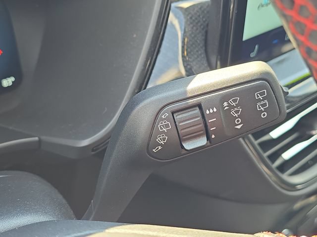 Used 2025 Ford Escape ST-Line Elite w/ Premium Technology Package AWD/4WD image 17