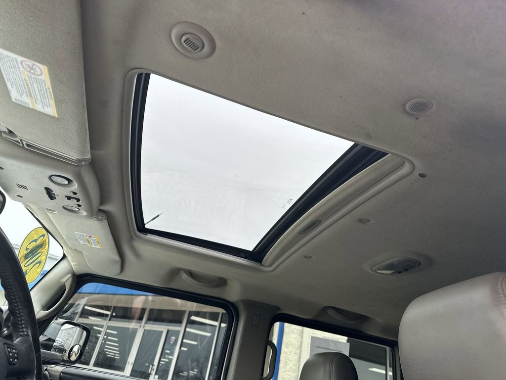 Used 2003 HUMMER H2 w/ Preferred Equipment Group image 17