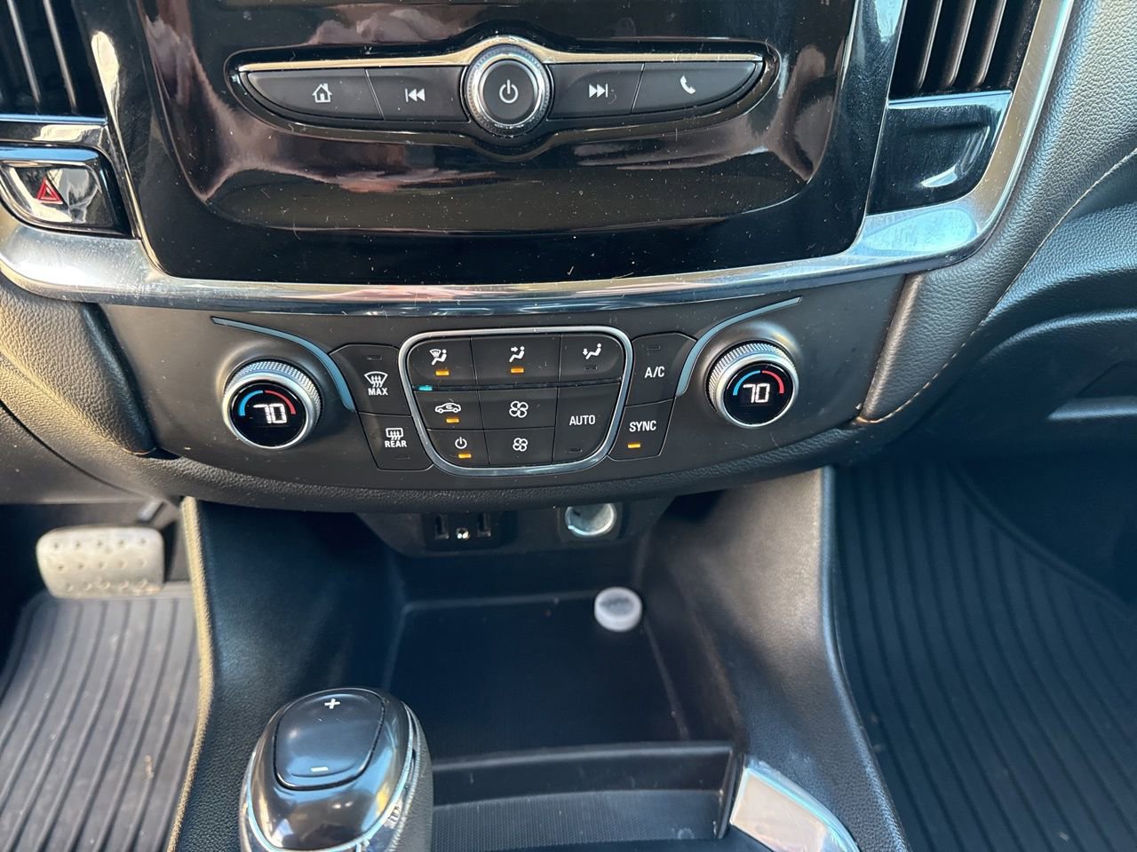 Used 2018 Chevrolet Traverse LS image 23