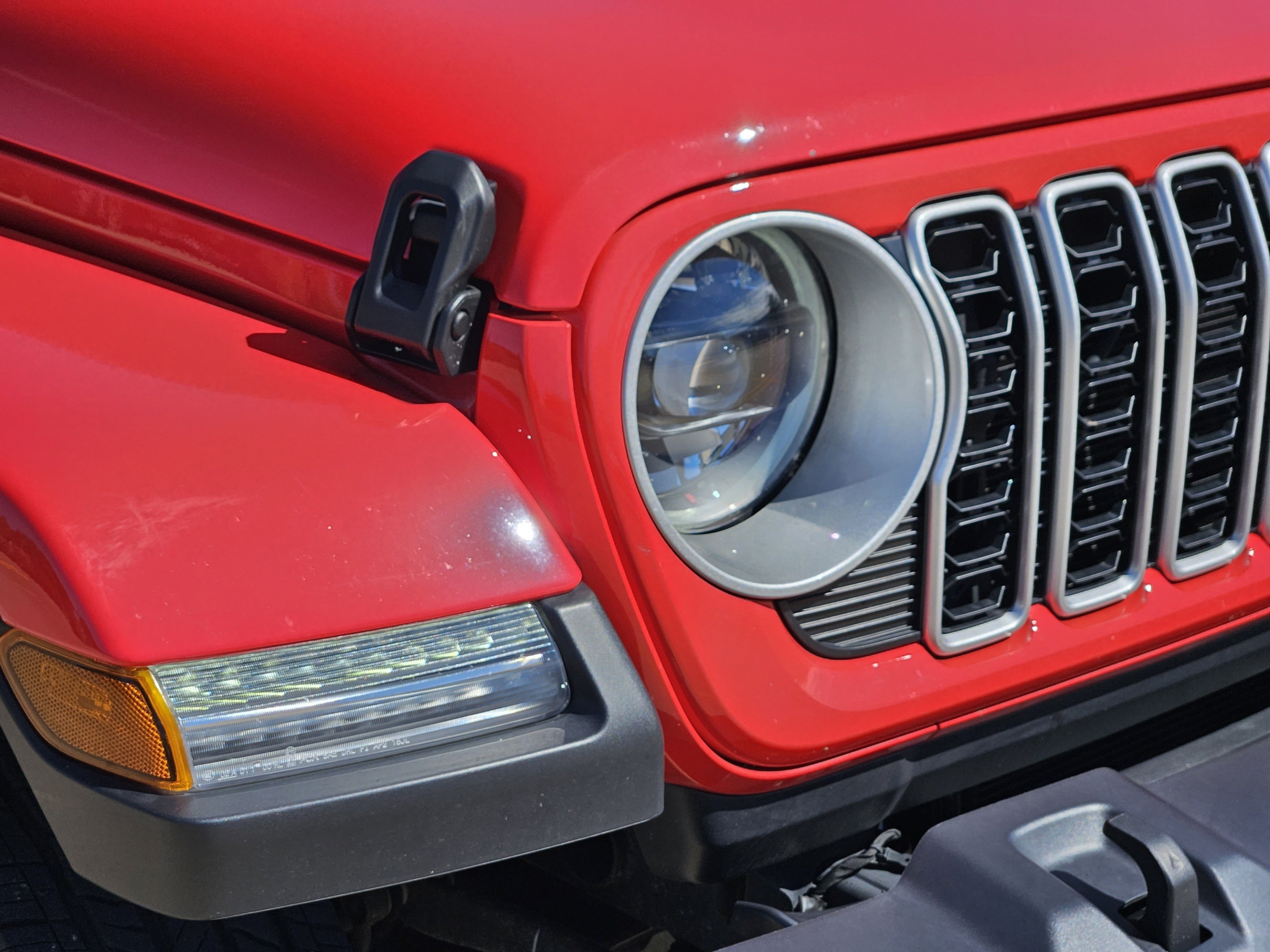 Used 2025 Jeep Wrangler Unlimited Sahara AWD/4WD image 25