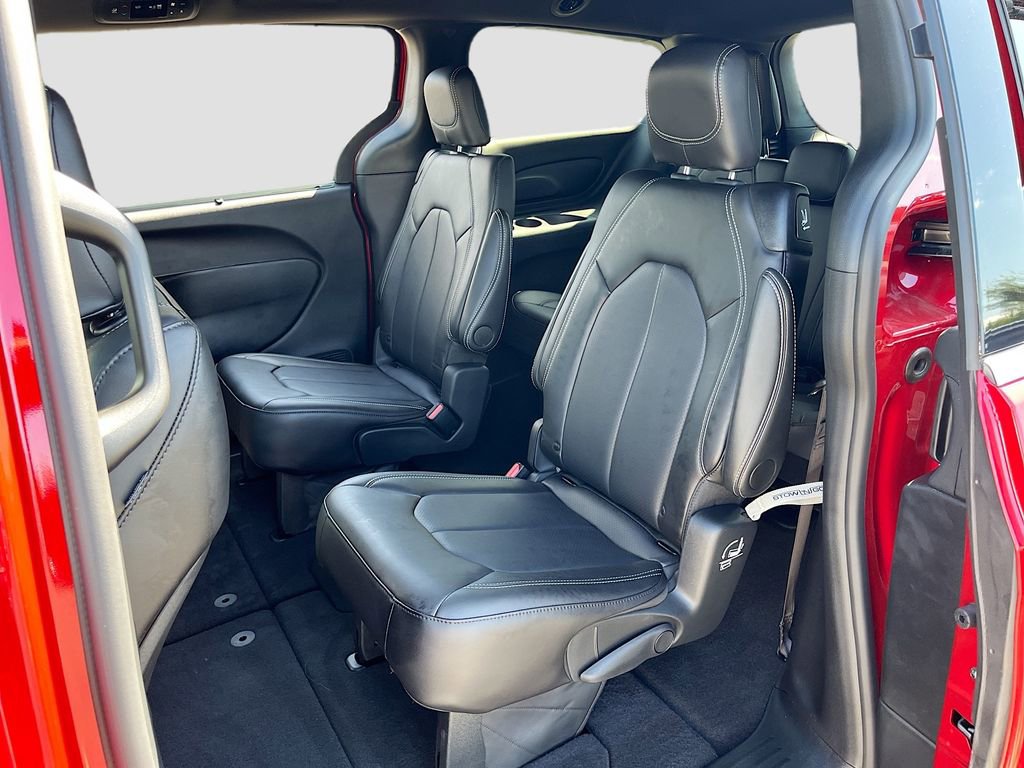 Used 2026 Chrysler Pacifica Select FWD image 23