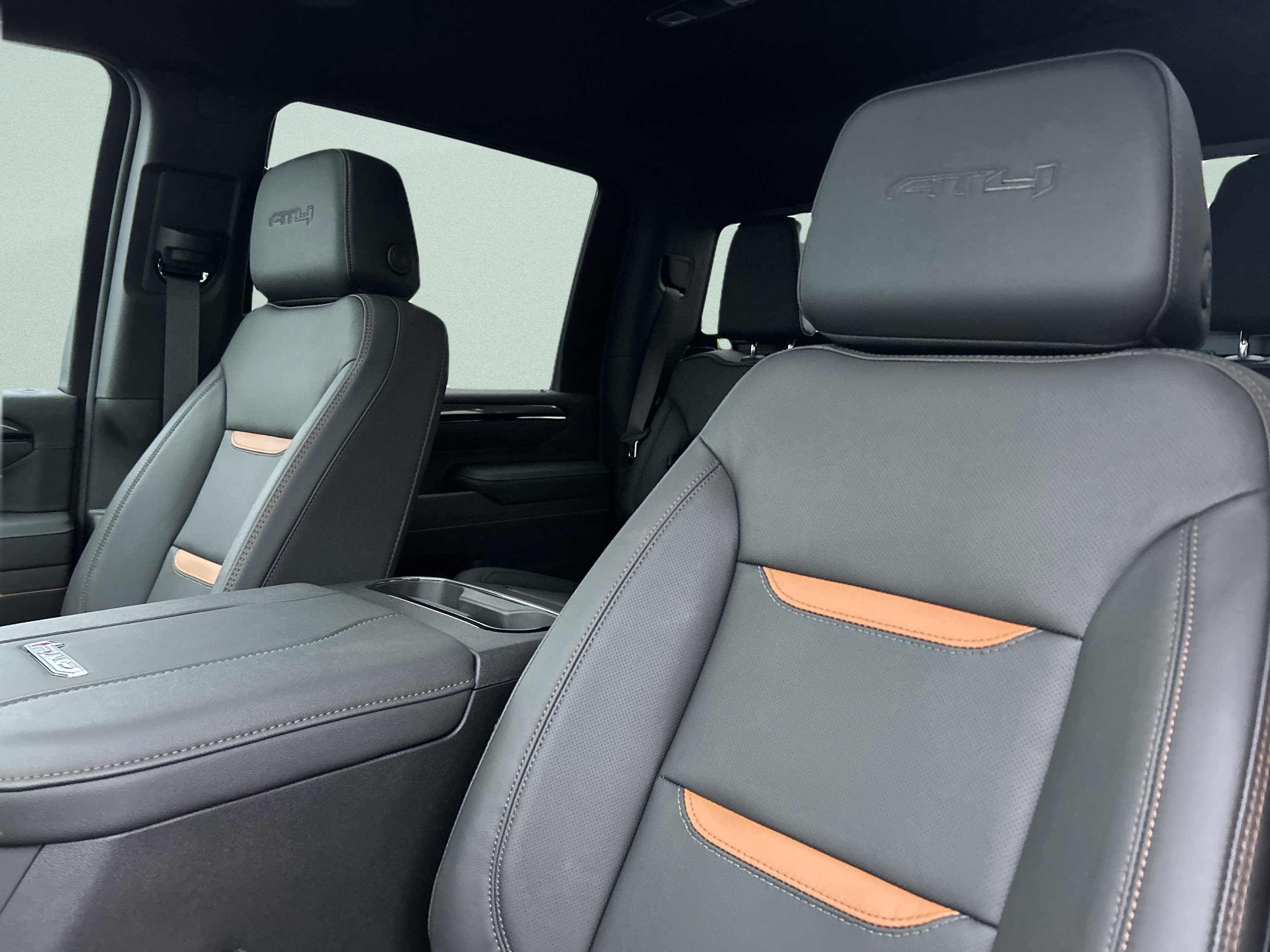 New 2026 GMC Sierra 2500 AT4 w/ AT4 Premium Plus Package image 9