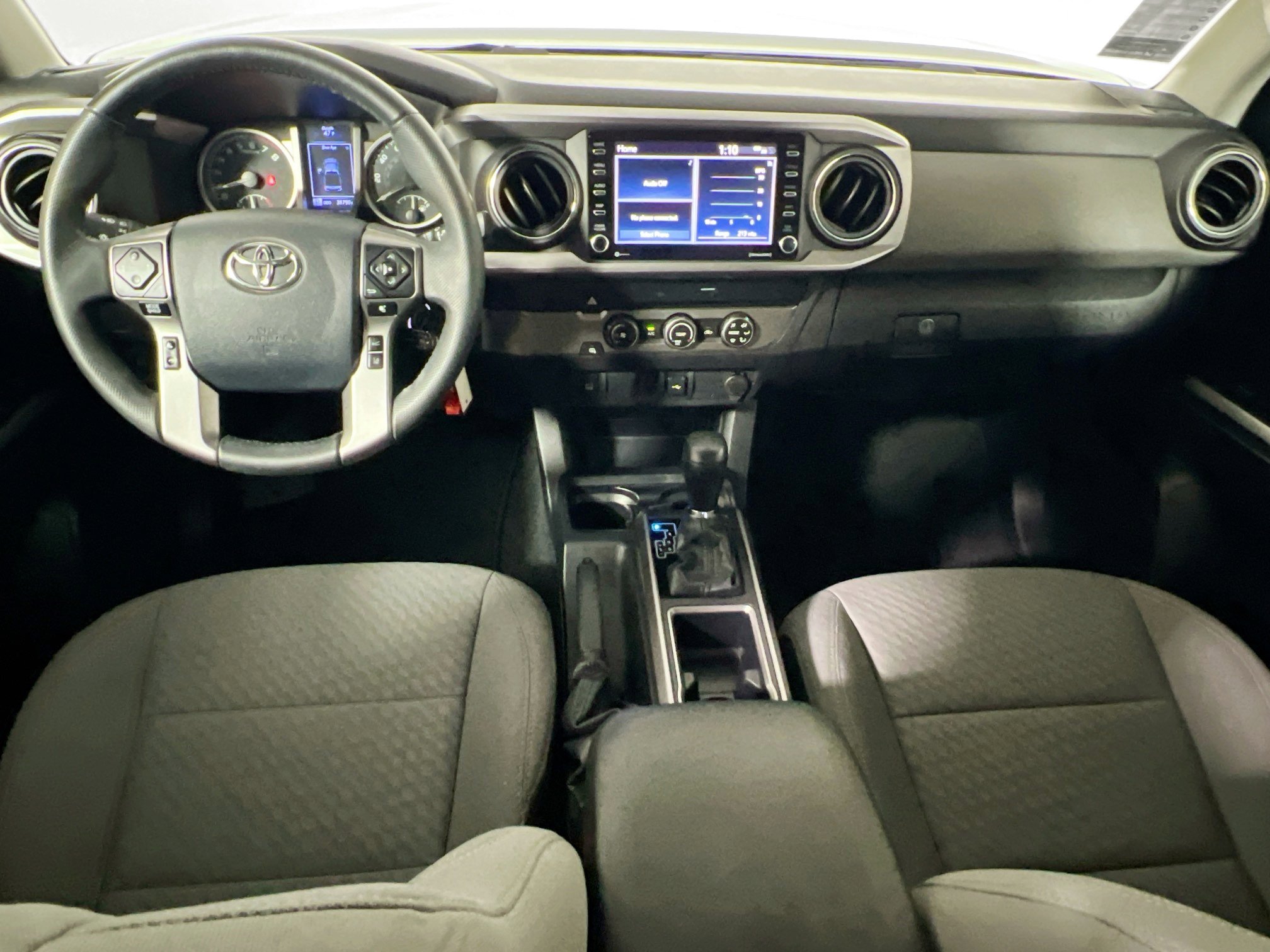 Used 2020 Toyota Tacoma SR5 w/ SR5 Appearance Package (SM) image 29