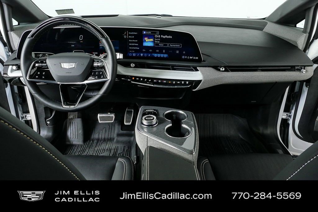 Certified 2025 Cadillac Optiq Luxury 2 w/ LPO, Floor Liner Package AWD/4WD image 21