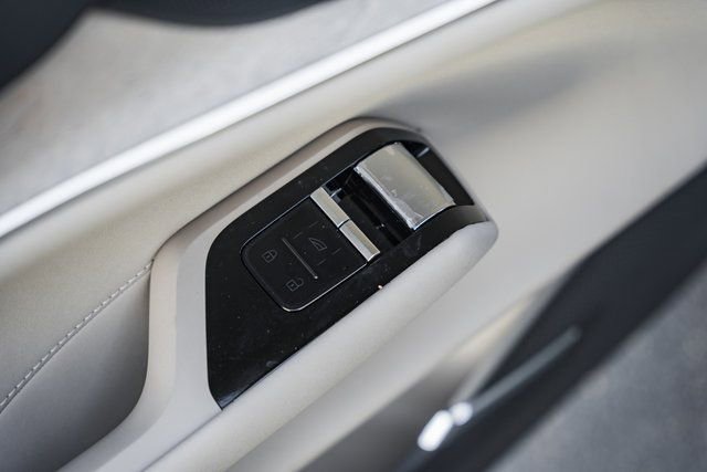 New 2025 Volvo EX90 Ultra w/ Protection Package Premier image 34