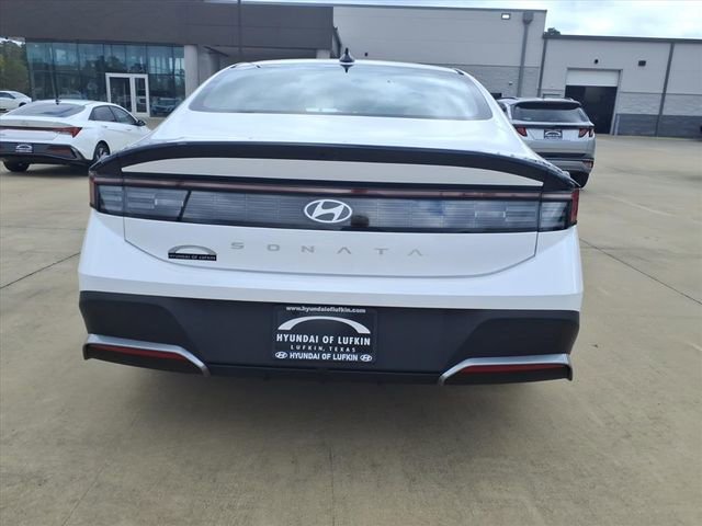 New 2026 Hyundai Sonata SE FWD image 3