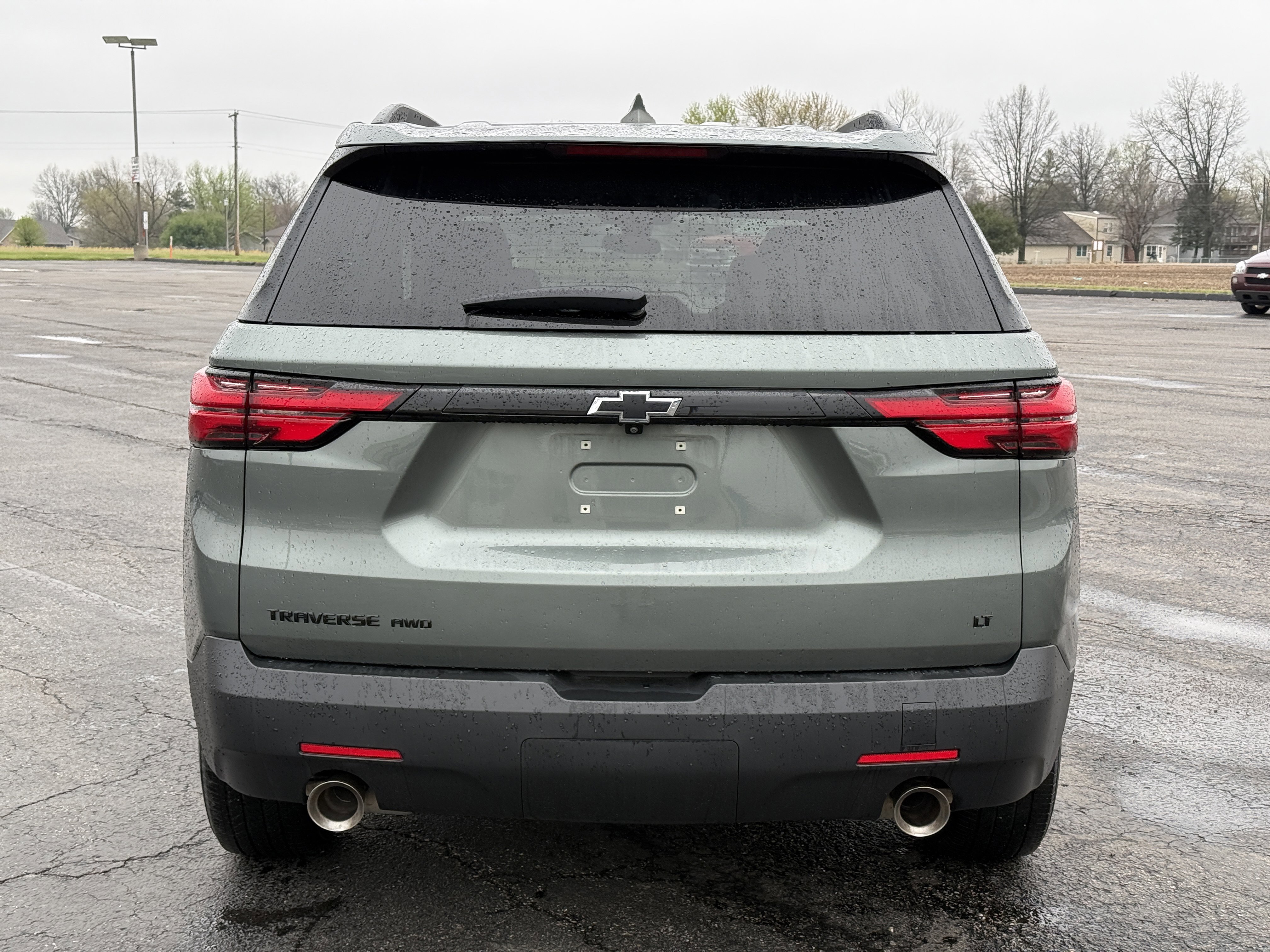 Used 2023 Chevrolet Traverse LT w/ Midnight/Sport Edition image 4