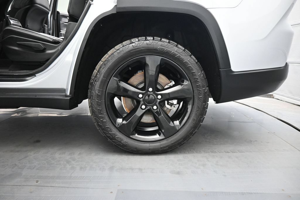Used 2021 Jeep Grand Cherokee L Laredo AWD/4WD image 17