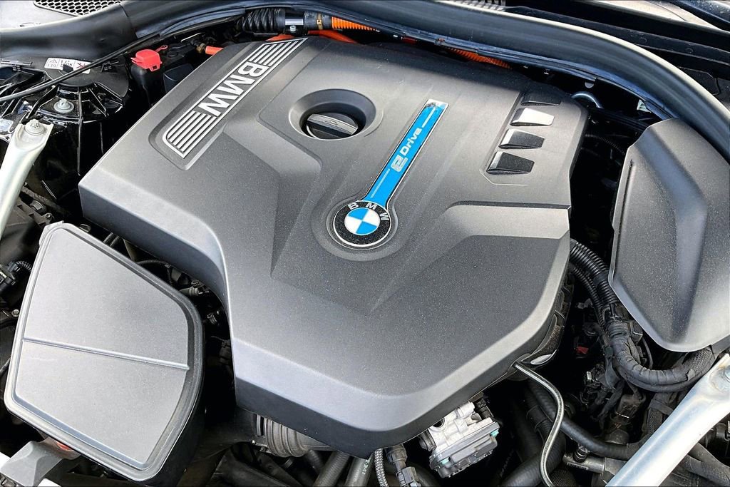 Used 2019 BMW 530e w/ M Sport Package image 34