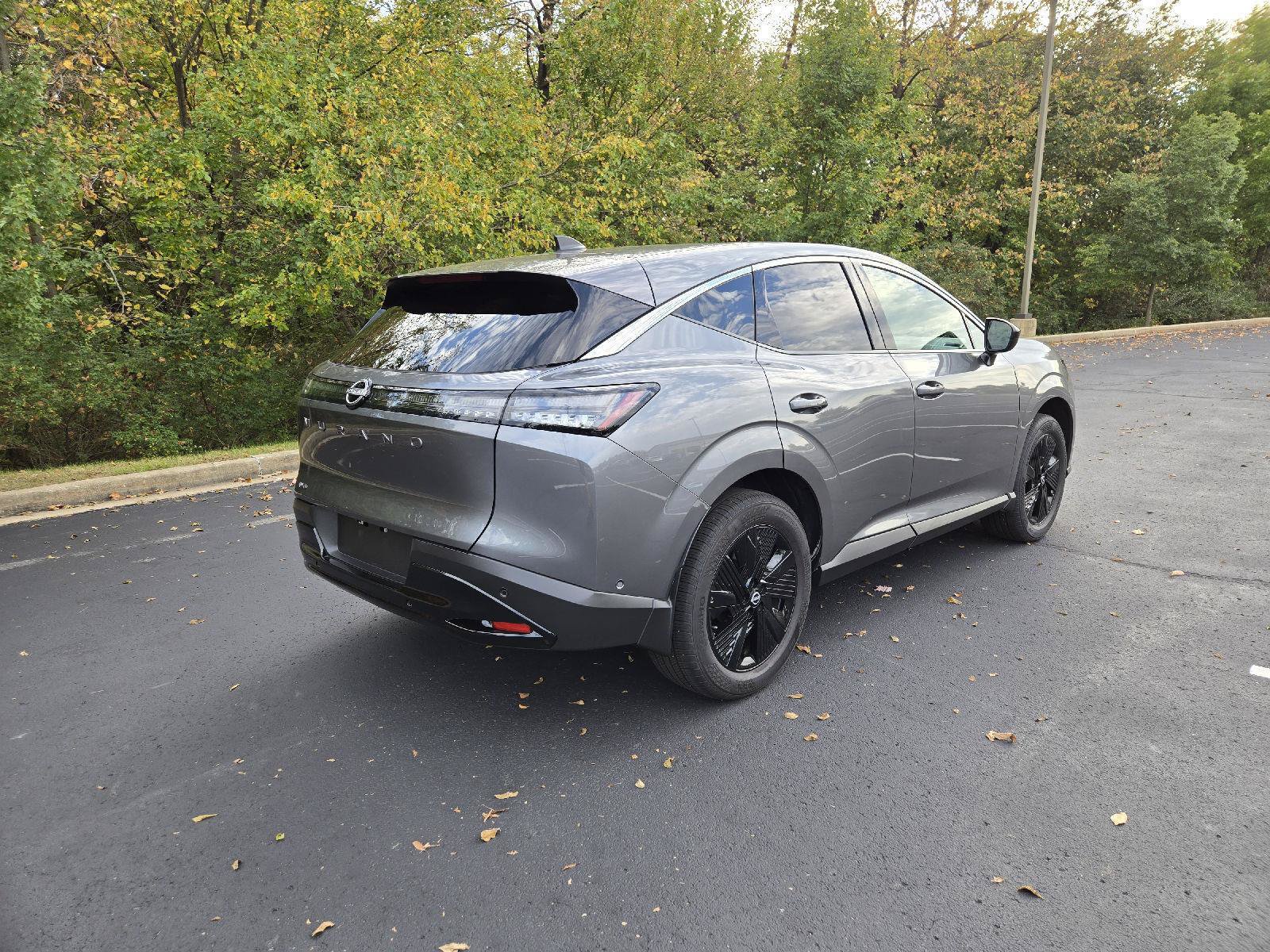 Used 2025 Nissan Murano SV AWD/4WD image 3