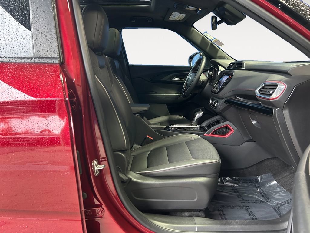 Used 2023 Chevrolet TrailBlazer RS w/ Sun and Liftgate Package image 10