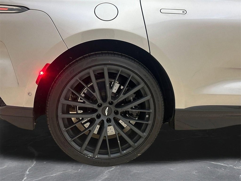 New 2026 Aston Martin DBX 707 image 34