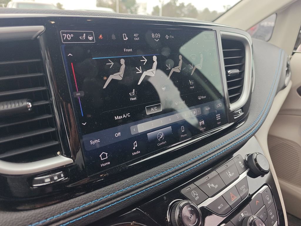 Used 2021 Chrysler Pacifica Touring-L image 9