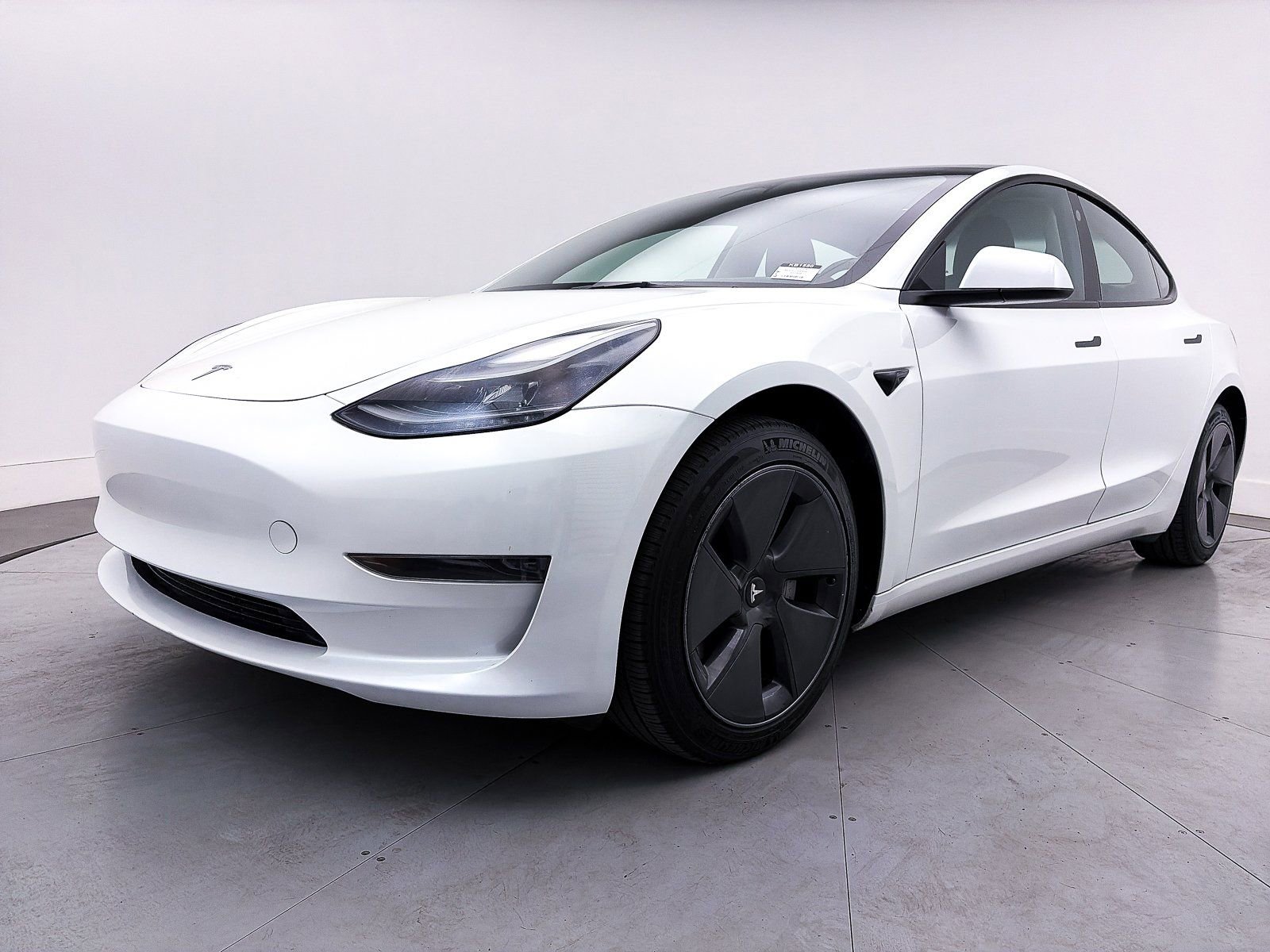 Used 2023 Tesla Model 3 Standard Range image 11