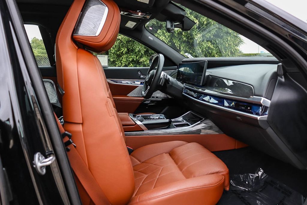 Used 2023 BMW 740i w/ Executive Package RWD image 17