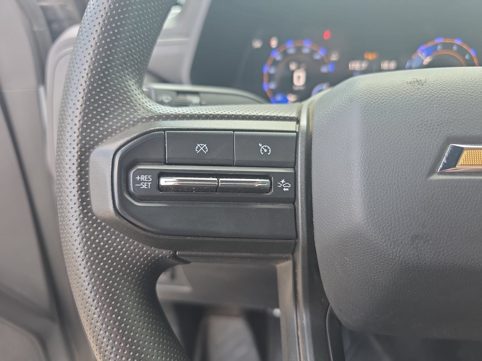 Used 2024 Chevrolet Colorado W/T w/ Safety Package RWD image 14