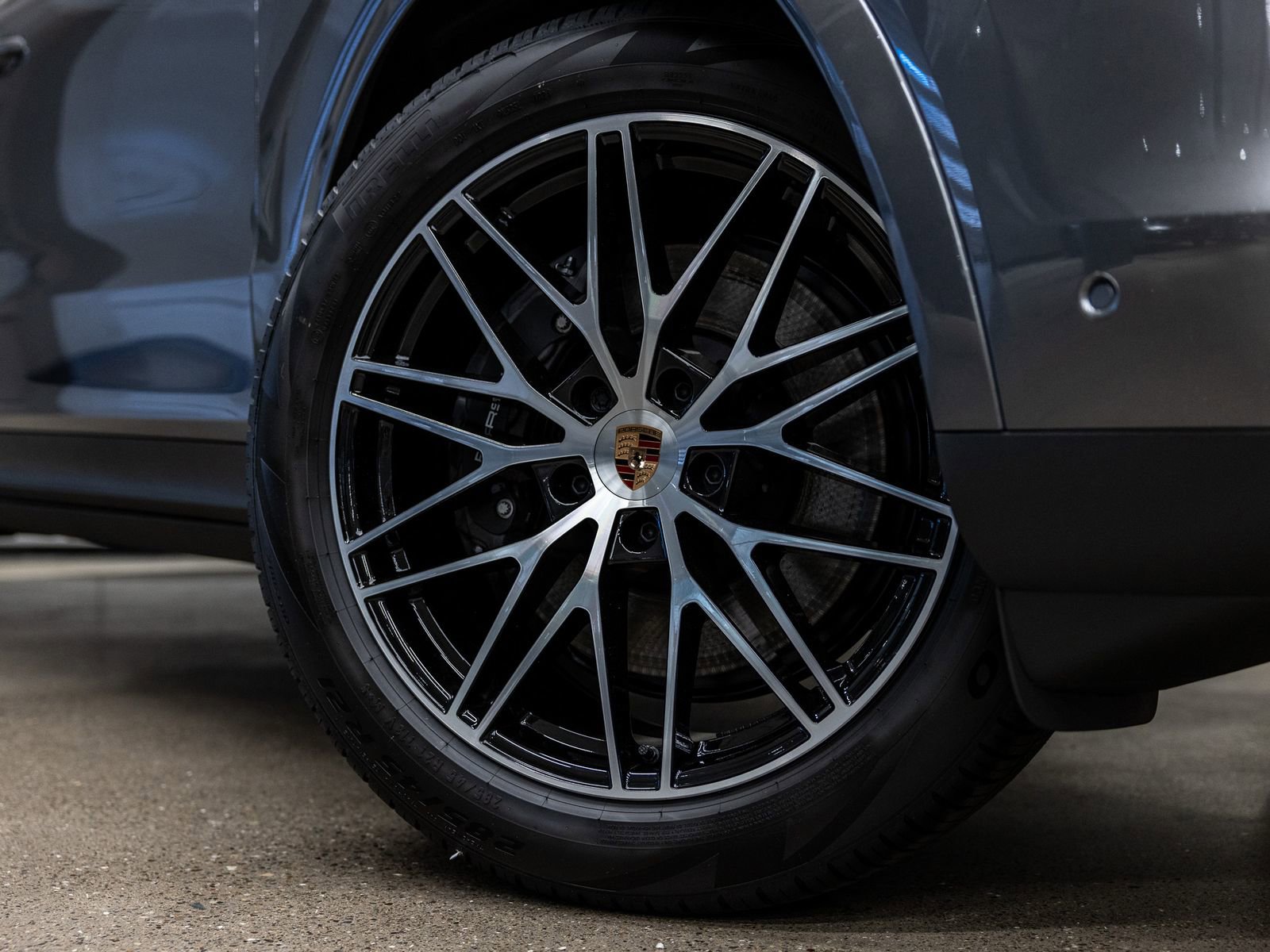 Certified 2025 Porsche Cayenne Coupe AWD/4WD image 15