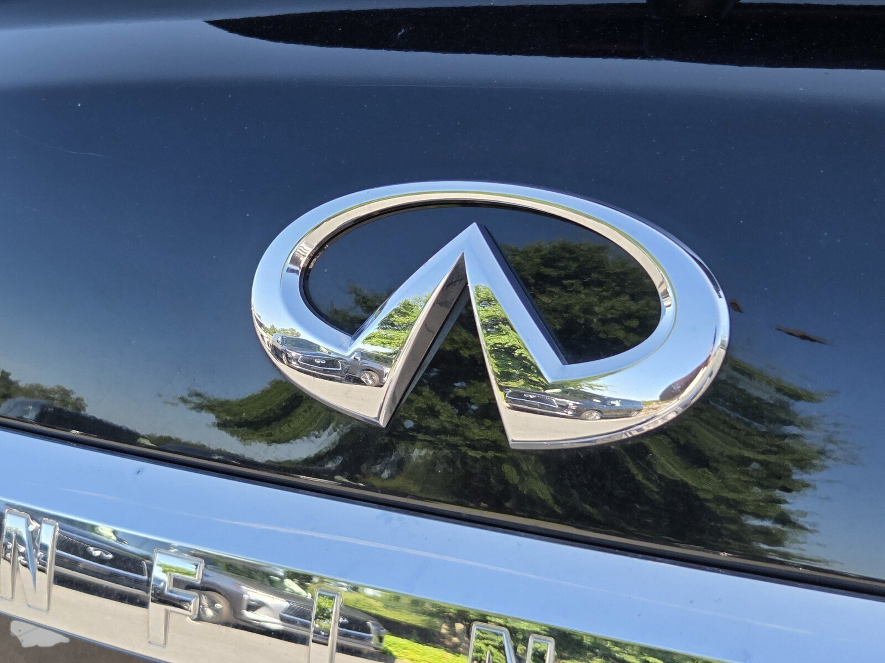 Used 2023 INFINITI QX80 Sensory w/ Cargo Package AWD/4WD image 37