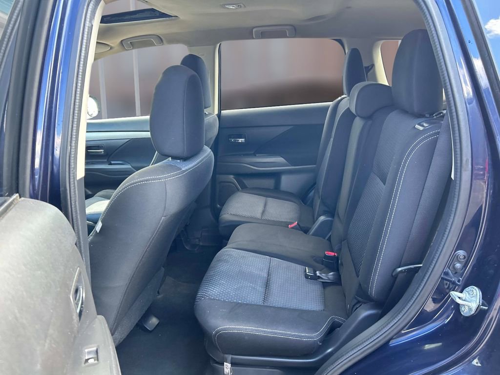 Used 2016 Mitsubishi Outlander AWD image 14