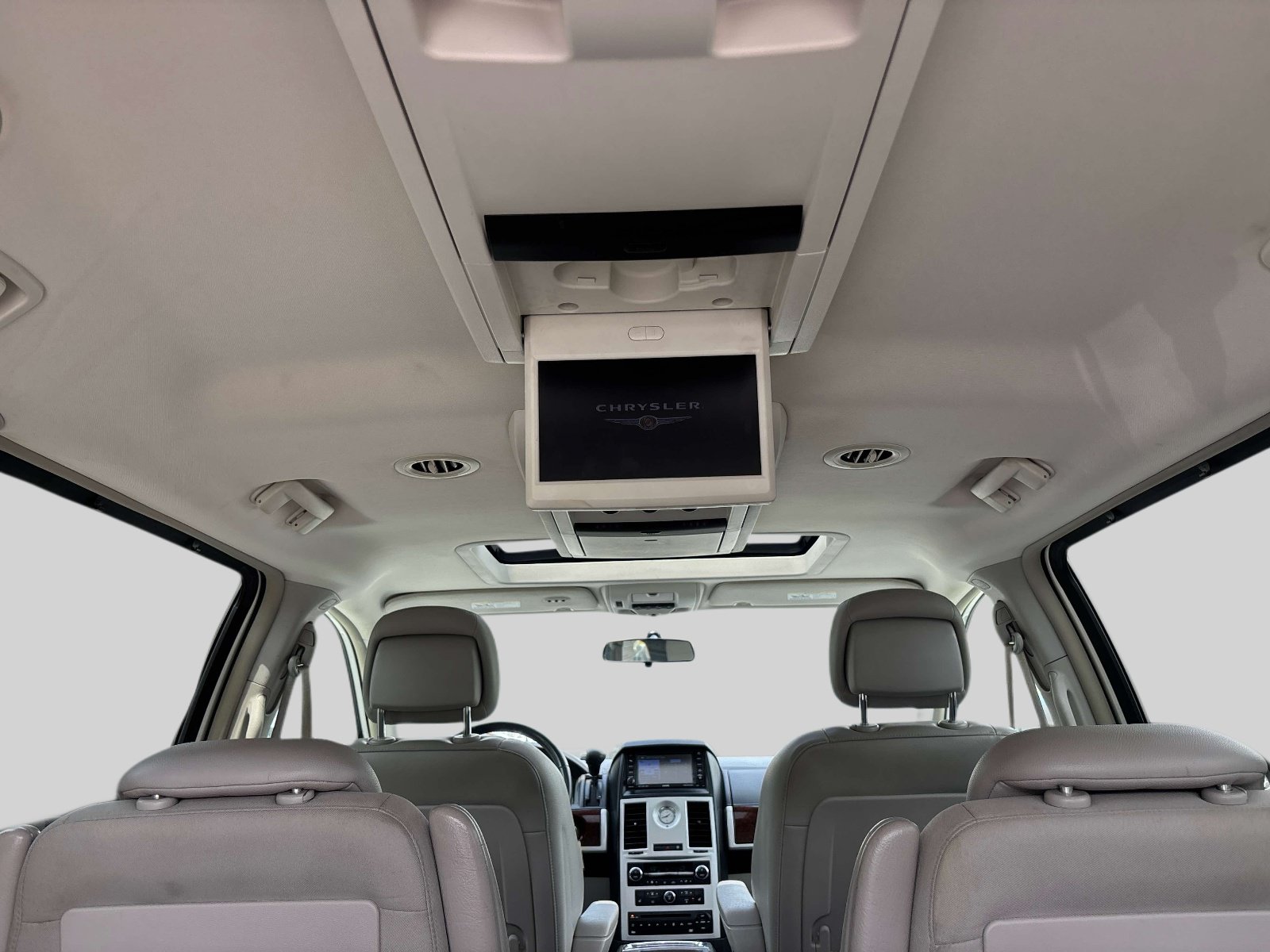 Used 2010 Chrysler Town & Country Touring Plus FWD image 15