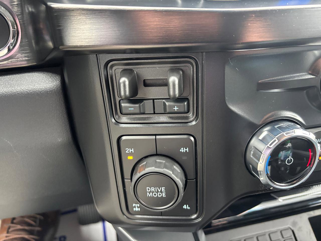 New 2026 Ford F250 Lariat w/ Chrome Package image 22