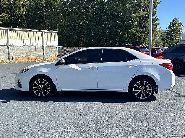 Used 2017 Toyota Corolla SE w/ Carpet Mat Package (TMS) FWD image 4